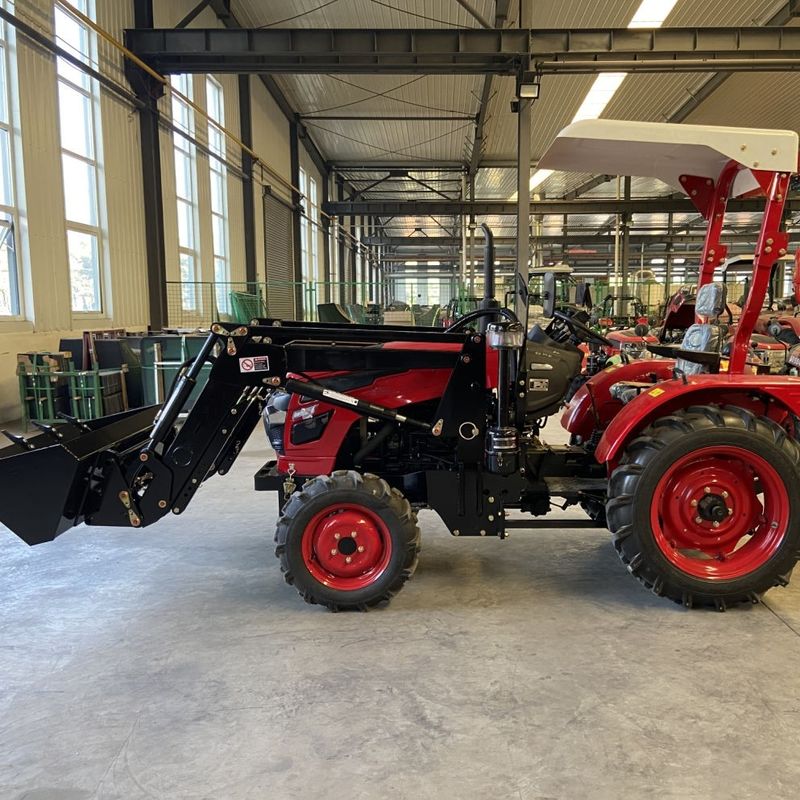Çiftlik için dişli sürüş tekerlekli traktör 2500 KG Ağır görevli tarım makinesi CE sertifikalı