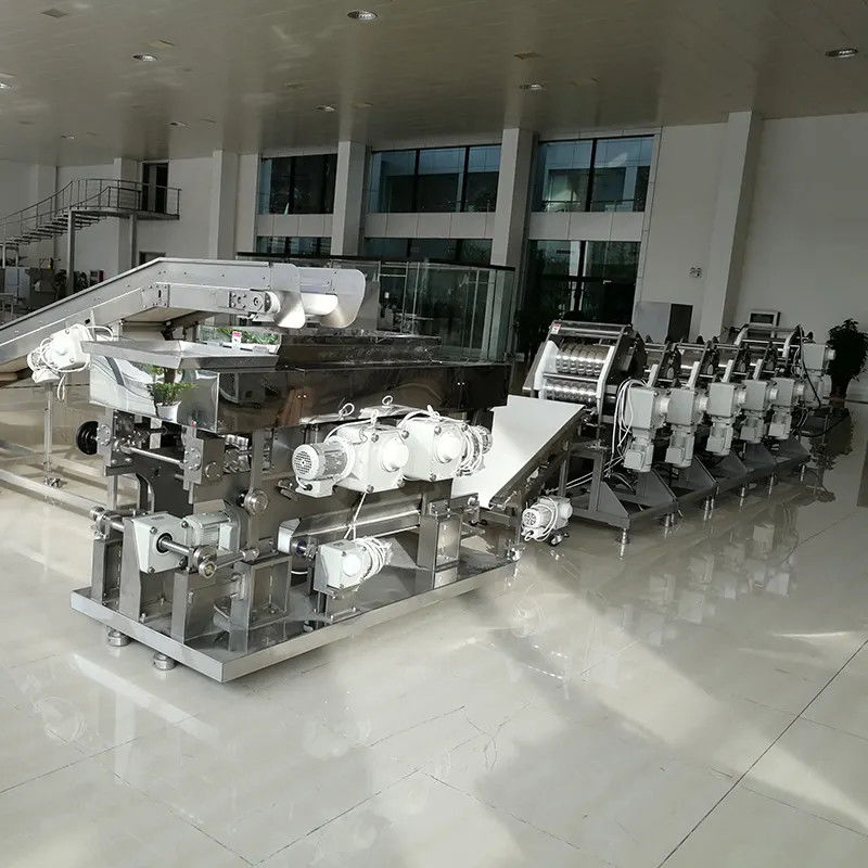 Ticari paslanmaz çelik makarna yapma makinesi Otomatik üretim 11000pcs/8hr 380V 50HZ