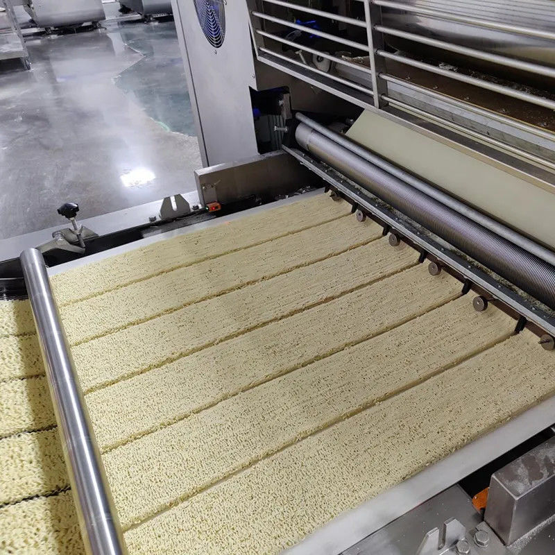Ticari paslanmaz çelik makarna yapma makinesi Otomatik üretim 11000pcs/8hr 380V 50HZ