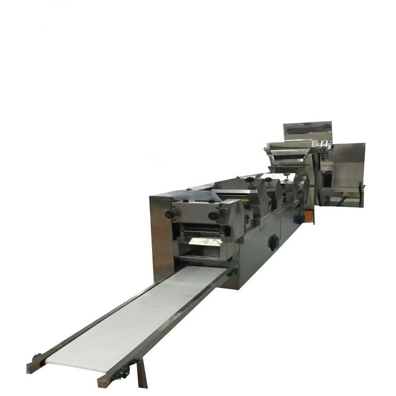 Çok fonksiyonel Noodle Yapma Makinesi 300kg/h Üretim Kapasitesi Motor Çekirdek Bileşenleri
